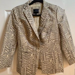 Unique, fun patterned blazer.